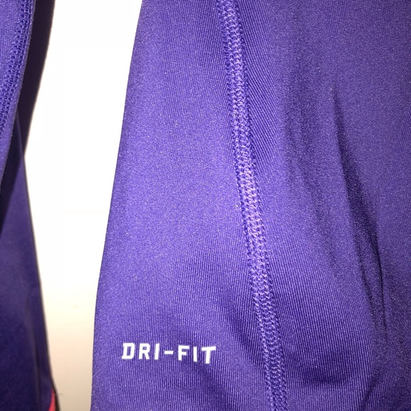 Women’s Nike Dri-Fit 1/4 Zip - Picture 4 of 4